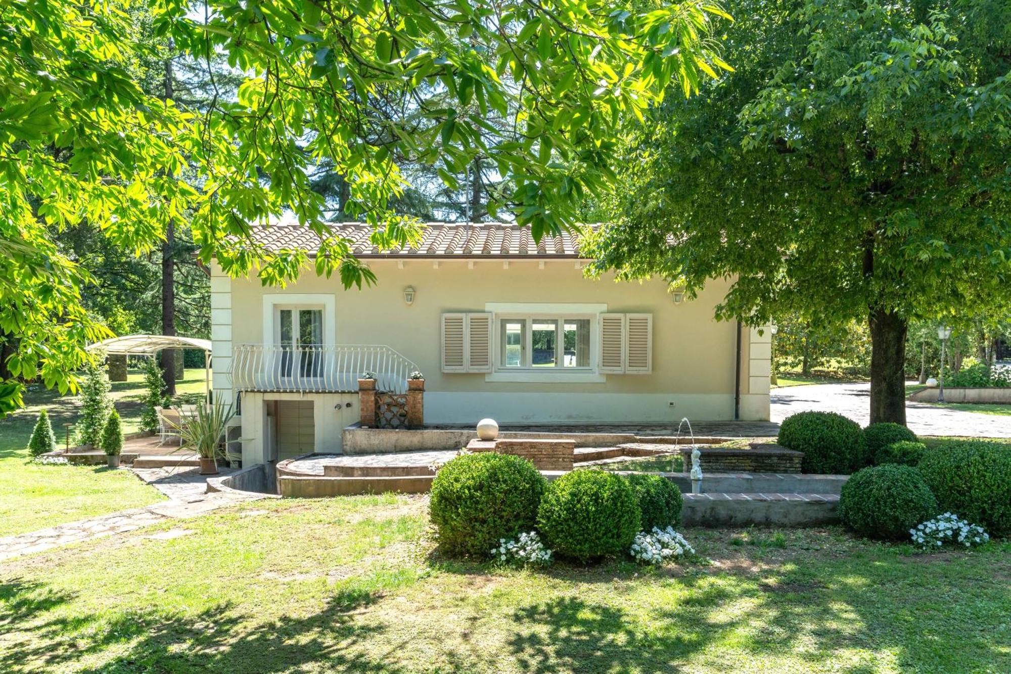 Villa Vittoria - Lusso Con Piscina, Tennis, Jacuzzi E Palestra Lukka Zewnętrze zdjęcie