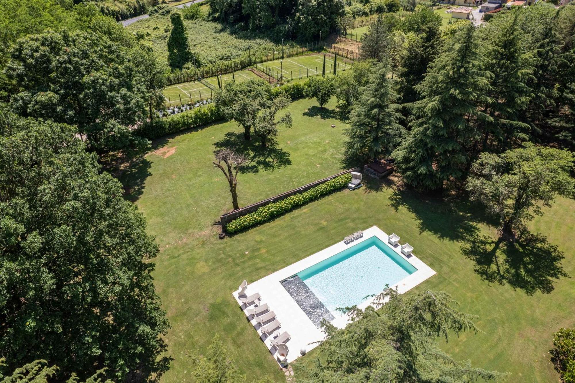 Villa Vittoria - Lusso Con Piscina, Tennis, Jacuzzi E Palestra Lukka Zewnętrze zdjęcie